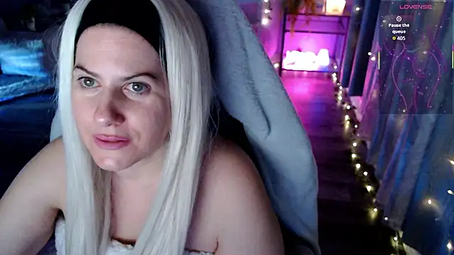 Snapshot of BellaStar84 chatting on March 10, 2026, 10:30 am BellaStar84 online show from March 10, 2026, 10:30 am