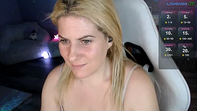 BellaStar84 online show from February 2, 2026, 11:42 am