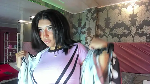Karin Ks online show from April 23, 2026, 3:02 am