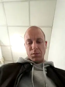 svenpfeifer online show from March 17, 2025, 6:51 am