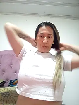 Snapshot of melany-92xxx chatting on April 19, 2026, 11:40 pm melany-92xxx online show from April 19, 2026, 11:40 pm