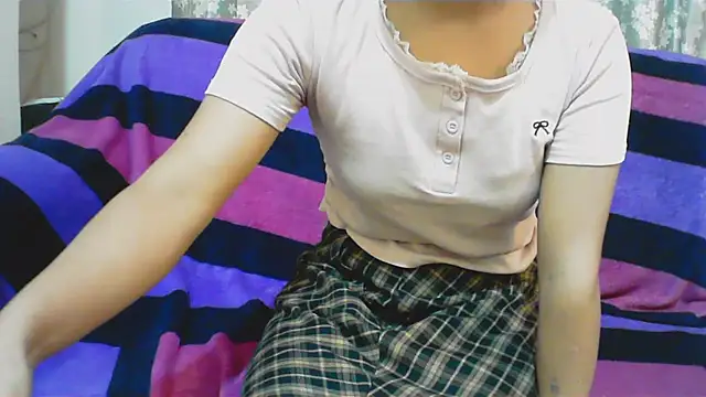 Snapshot of LAYLA_600 chatting on November 12, 2025, 12:20 pm LAYLA 600 online show from November 12, 2025, 12:20 pm