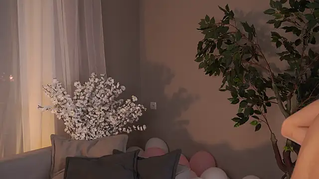 NormaCusson online show from March 18, 2025, 4:50 pm