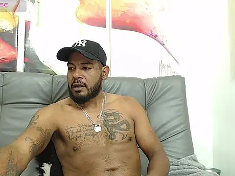 BladeFoxxx1 online show from October 18, 2025, 1:13 pm