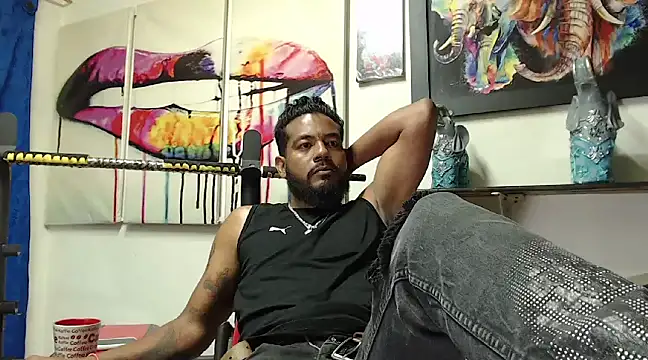 BladeFoxxx1 online show from March 23, 2025, 6:26 am