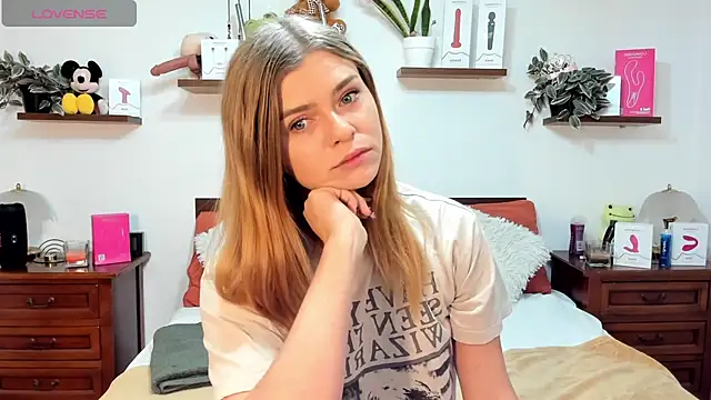 HaleyReedme online show from November 14, 2025, 8:07 am