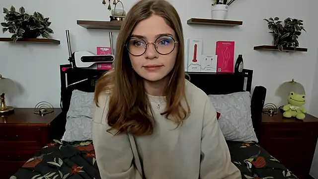 HaleyReedme online show from May 3, 2026, 6:51 am