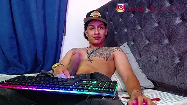 Snapshot of Stone_grey1_ chatting on February 28, 2026, 7:30 am Stone grey1 online show from February 28, 2026, 7:30 am