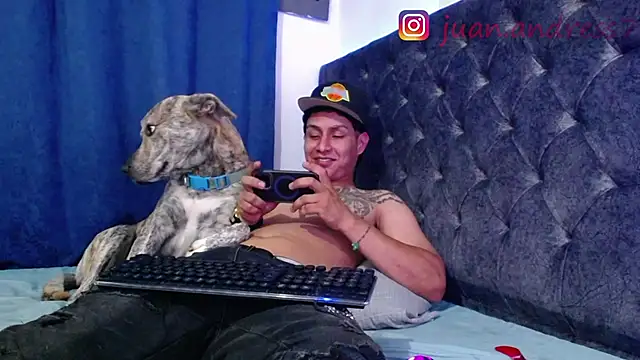 Snapshot of Stone_grey1_ chatting on February 17, 2026, 3:59 am Stone grey1 online show from February 17, 2026, 3:59 am