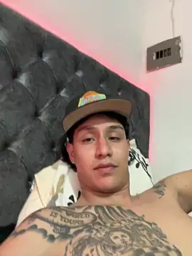 Snapshot of Stone_grey1_ chatting on March 14, 2026, 7:25 am Stone grey1 online show from March 14, 2026, 7:25 am