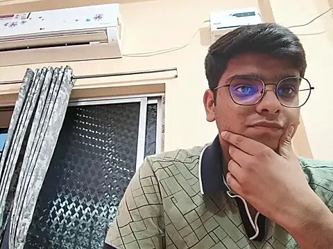 Snapshot of sutfvkii chatting on October 10, 2025, 12:06 pm sutfvkii online show from October 10, 2025, 12:06 pm