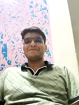 Snapshot of sutfvkii chatting on September 22, 2025, 6:14 pm sutfvkii online show from September 22, 2025, 6:14 pm