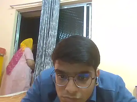 Snapshot of sutfvkii chatting on October 15, 2025, 12:35 pm sutfvkii online show from October 15, 2025, 12:35 pm