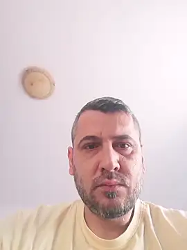 Snapshot of yourflowerpink chatting on December 19, 2025, 7:44 am yourflowerpink online show from December 19, 2025, 7:44 am