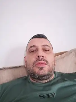 Snapshot of yourflowerpink chatting on December 16, 2025, 7:56 am yourflowerpink online show from December 16, 2025, 7:56 am