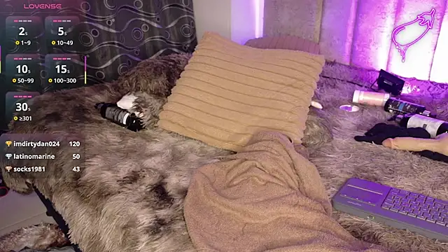 natasha  black online show from December 19, 2025, 7:22 am