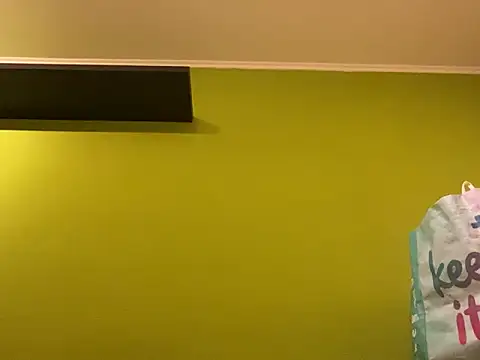 YoungTopGuy online show from November 30, 2025, 4:57 am