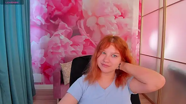 Snapshot of AngelinaLow chatting on June 14, 2026, 5:30 am AngelinaLow online show from June 14, 2026, 5:30 am