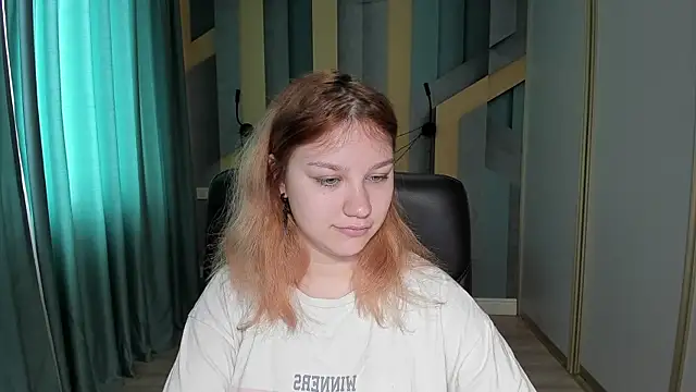 AngelinaLow online show from April 30, 2026, 11:28 am