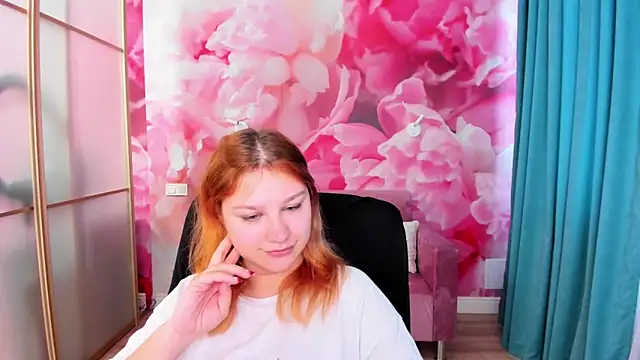 Snapshot of AngelinaLow chatting on May 18, 2026, 11:26 am AngelinaLow online show from May 18, 2026, 11:26 am