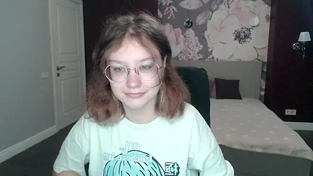 AngelinaLow online show from March 18, 2025, 6:28 am