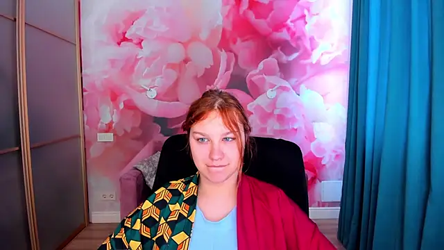 AngelinaLow online show from April 21, 2026, 11:28 am