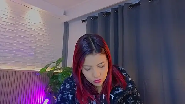 TiffanyWalk online show from October 9, 2025, 10:27 am