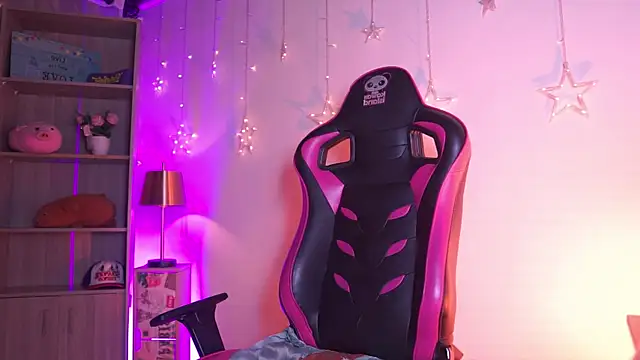 Madison Mayer online show from November 15, 2025, 2:21 pm