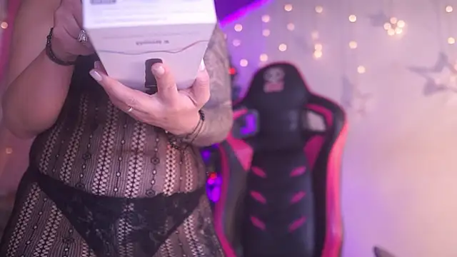 Madison Mayer online show from December 20, 2025, 1:47 pm