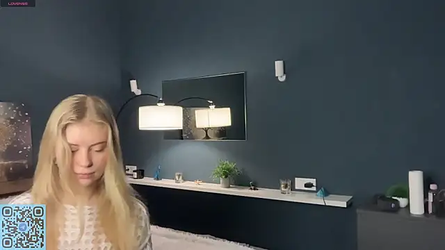 RadiantBliss online show from December 18, 2025, 2:21 pm