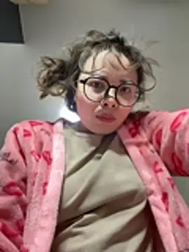 Snapshot of aa520uv chatting on March 8, 2026, 2:31 pm aa520uv online show from March 8, 2026, 2:31 pm