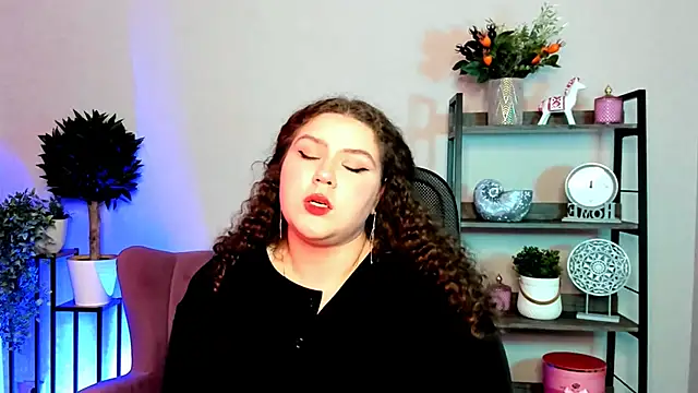 FlorenceAnderson online show from March 12, 2025, 3:51 pm