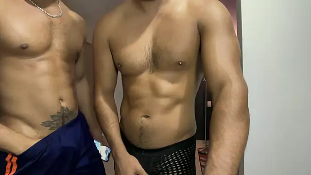 Snapshot of highlatin_guysoficial chatting on February 13, 2026, 6:13 am highlatin guysoficial online show from February 13, 2026, 6:13 am