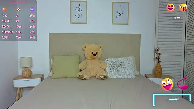 Cute kitty- online show from February 1, 2026, 12:20 am