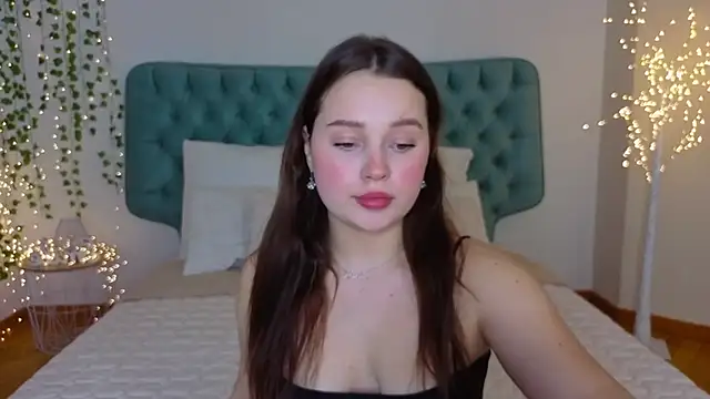 Cute kitty- online show from March 15, 2025, 9:38 pm