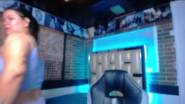 kriss sweetboobs10 online show from October 16, 2025, 12:35 pm