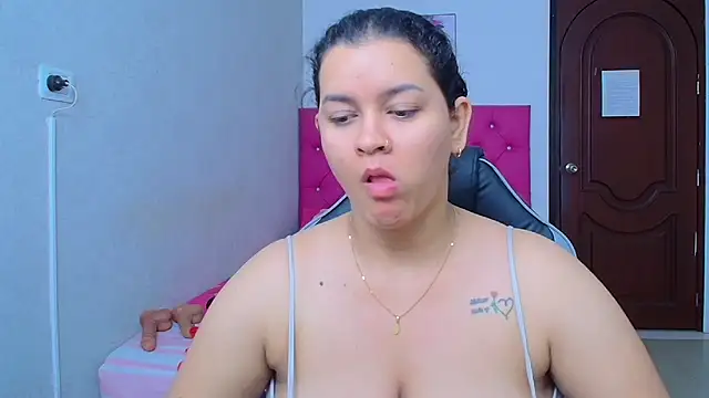 Snapshot of kriss_sweetboobs10 chatting on July 26, 2026, 12:45 pm kriss sweetboobs10 online show from July 26, 2026, 12:45 pm