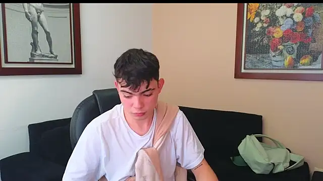 lukeboyce33 online show from September 24, 2025, 9:43 pm