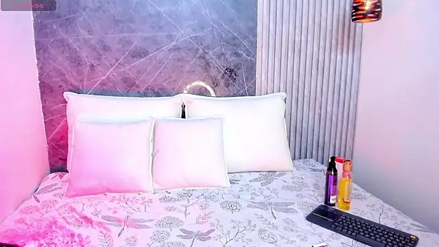 MiaScott5 online show from March 20, 2025, 8:08 pm