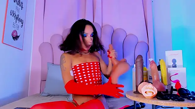 NicoleMadrird online show from July 4, 2026, 7:40 pm