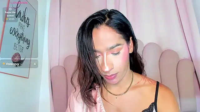 NicoleMadrird online show from July 28, 2026, 8:52 pm