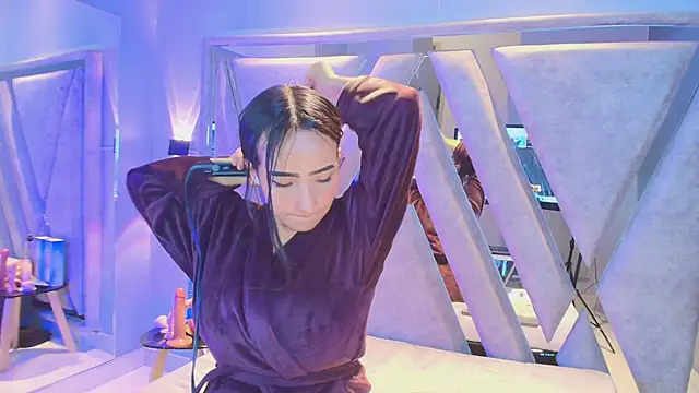 Alice 26  online show from March 5, 2026, 2:57 pm