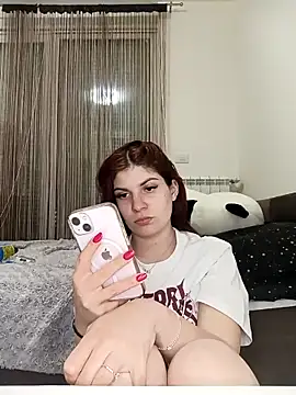 MeCherryy online show from May 4, 2026, 7:39 pm
