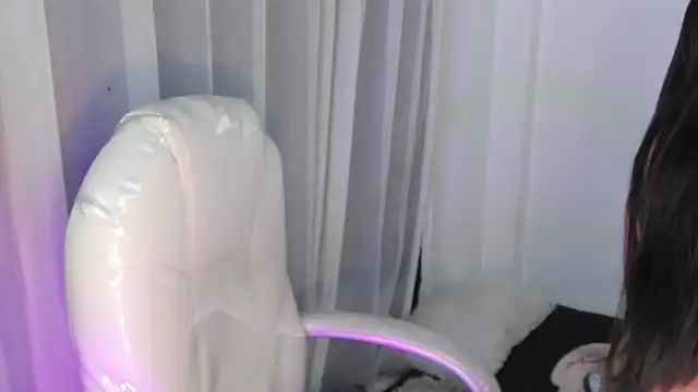 Snapshot of Pretty_Johnson_ chatting on February 16, 2026, 11:09 am Pretty Johnson online show from February 16, 2026, 11:09 am