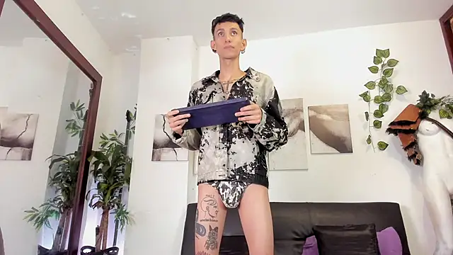 Giotrashy online show from October 13, 2025, 8:10 pm