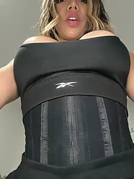 Alyssa 76 online show from July 28, 2026, 3:21 pm