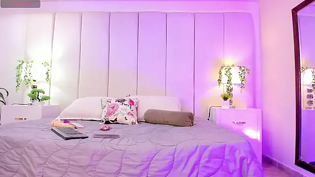 princesssammy2 online show from October 17, 2025, 12:14 am