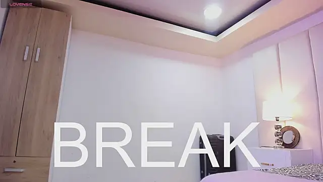 princesssammy2 online show from March 19, 2025, 3:20 am