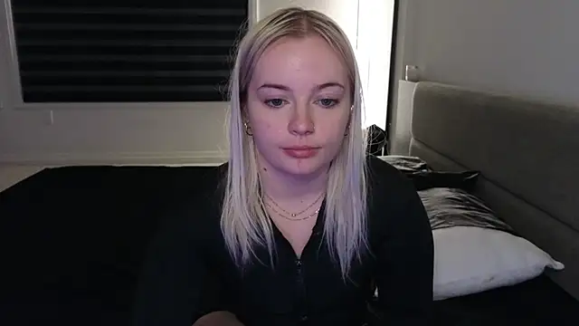 margot robbie7 online show from November 3, 2025, 11:08 pm