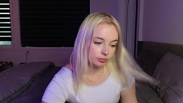 margot robbie7 online show from October 8, 2025, 10:43 pm